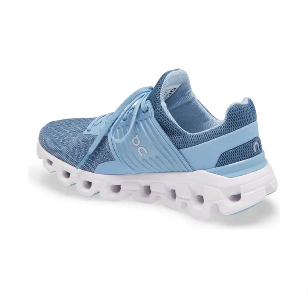 ON Running Cloudswift Lake/ Sky Running Shoes - Picture 3 of 9